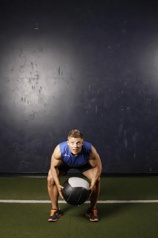 Backward Medicine Ball Throw: starting position