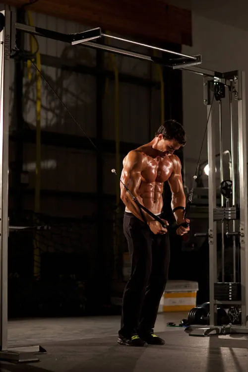 Cable Iron Cross: end position