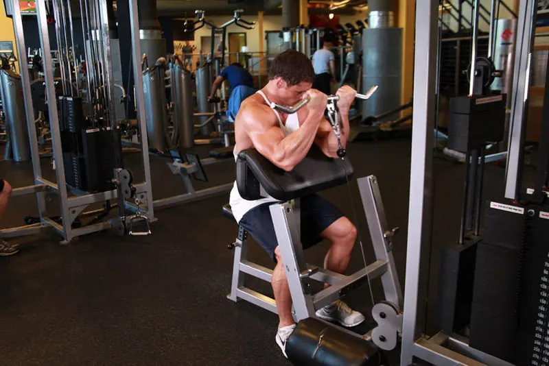 Cable Preacher Curl: end position