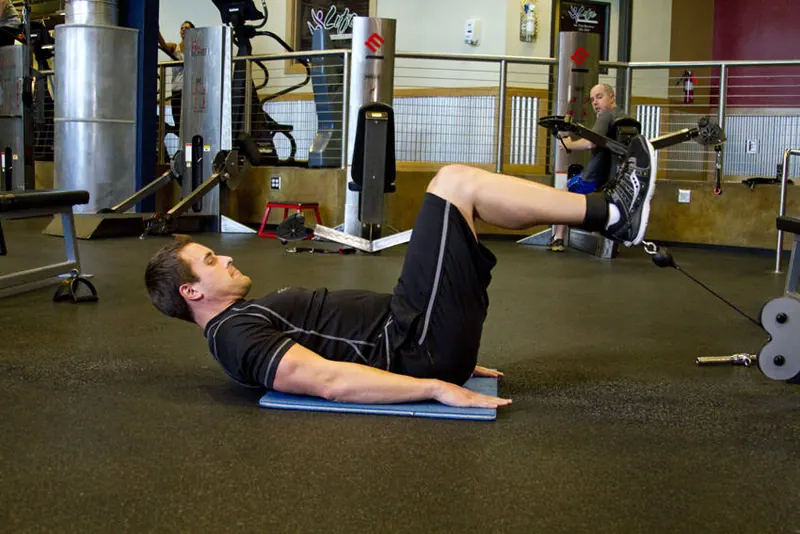 Cable Reverse Crunch: end position