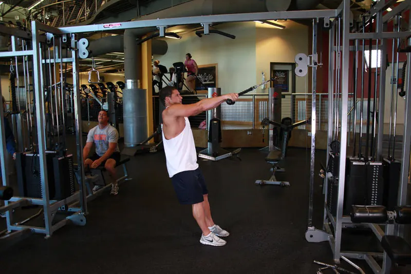 Cable Rope Rear-Delt Rows: starting position