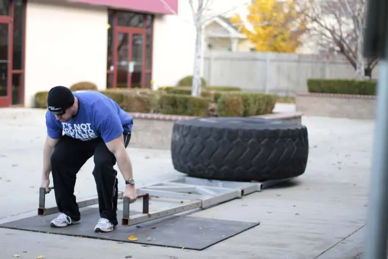 Car Deadlift: end position