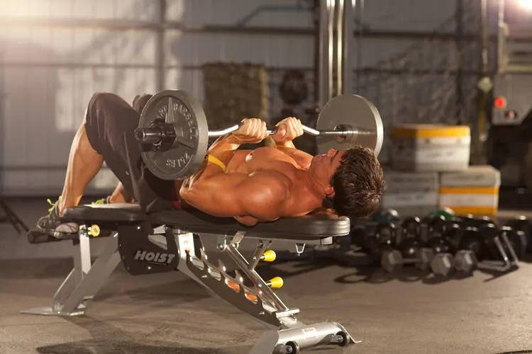 Close-Grip EZ-Bar Press: end position