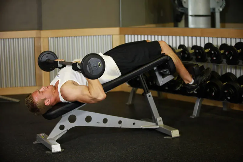 Decline Close-Grip Bench To Skull Crusher: end position