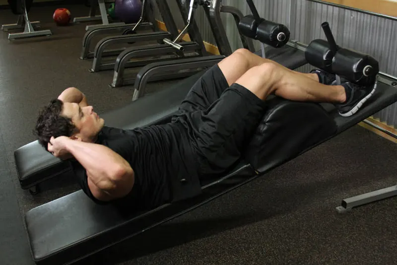 Decline Crunch: end position