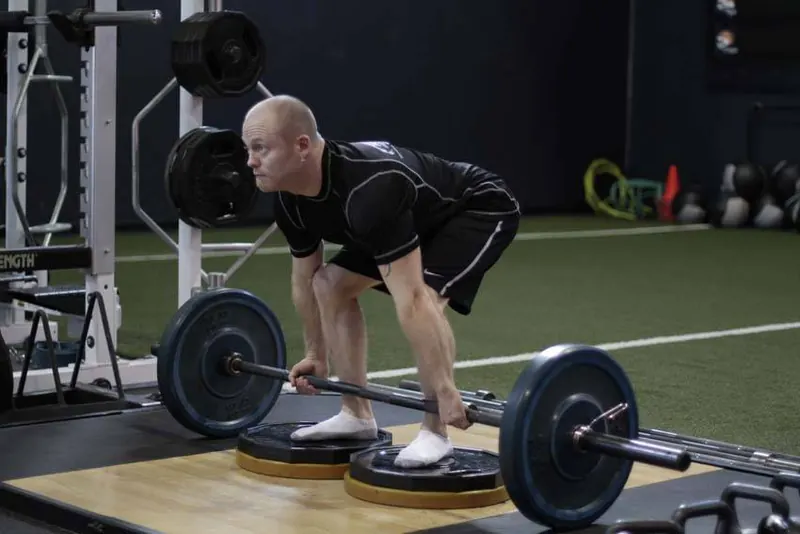 Deficit Deadlift: starting position