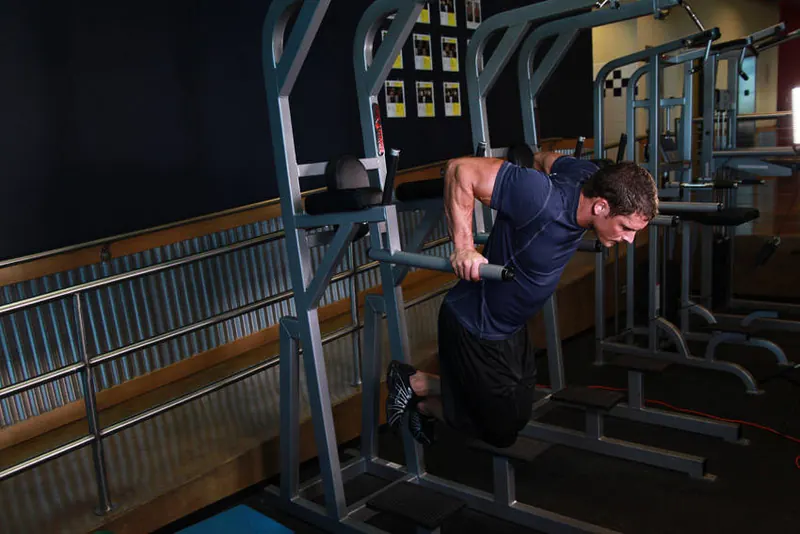 Dips - Chest Version: end position