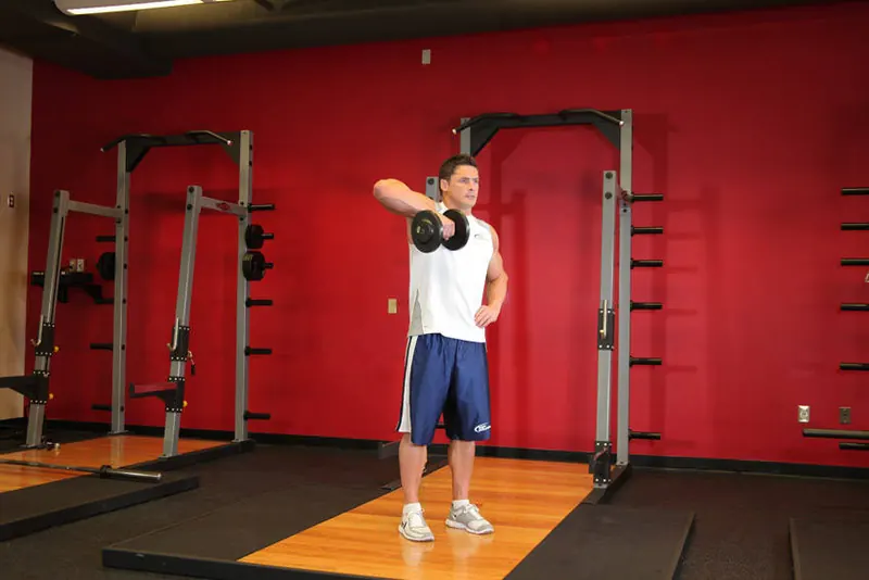 Dumbbell One-Arm Upright Row: starting position