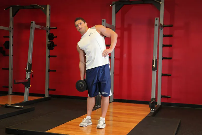 Dumbbell Side Bend: starting position