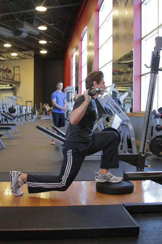 Elevated Back Lunge: end position