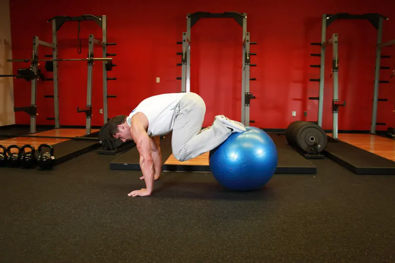 Exercise Ball Pull-In: end position