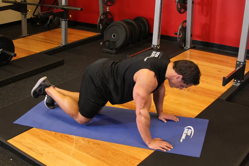 Glute Kickback: starting position