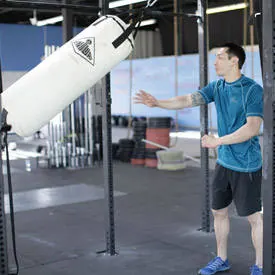 Heavy Bag Thrust: end position