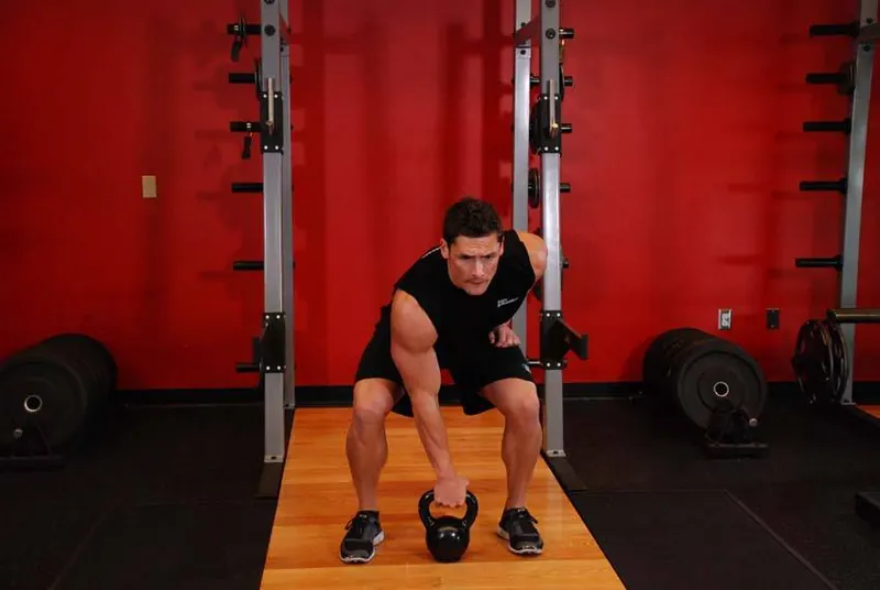 Kettlebell Dead Clean: starting position