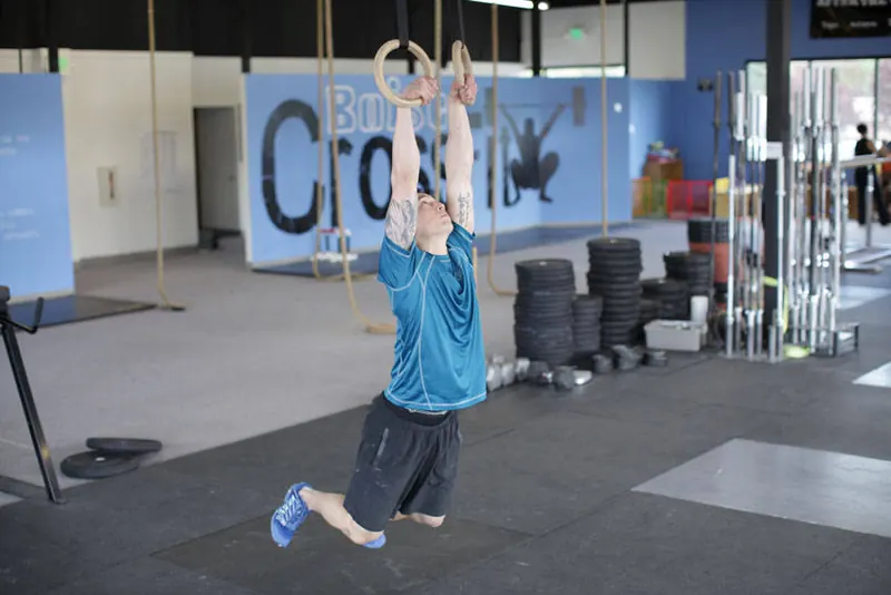 Kipping Muscle Up: starting position