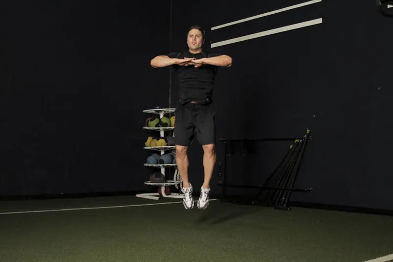 Knee Tuck Jump: end position