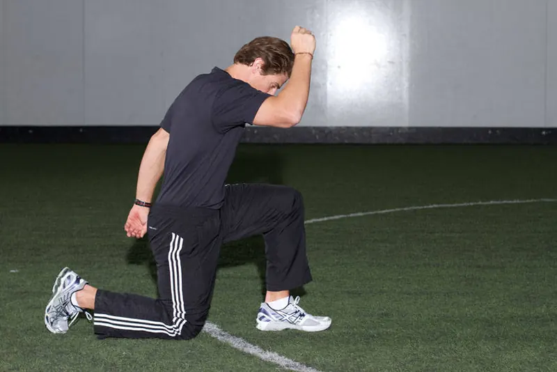 Kneeling Arm Drill: starting position