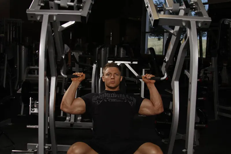 Leverage Shoulder Press: starting position