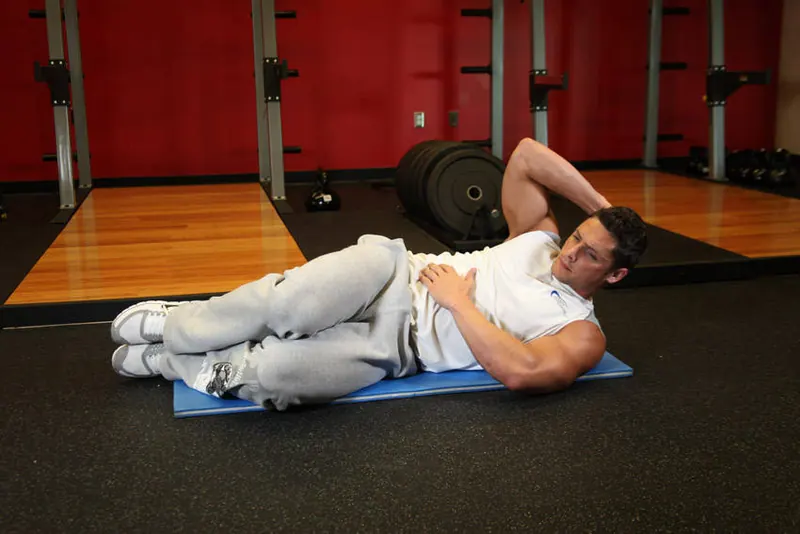 Oblique Crunches - On The Floor: starting position