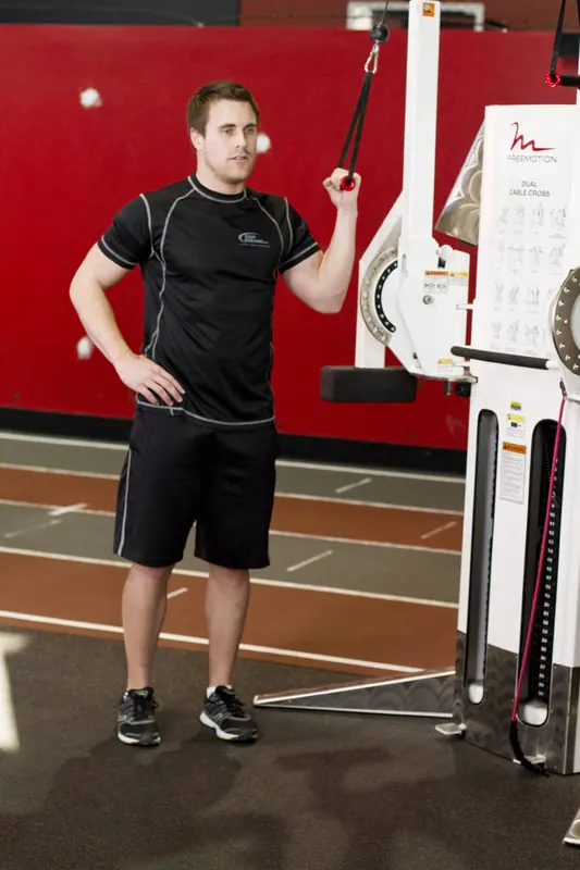One-Arm High-Pulley Cable Side Bends: starting position