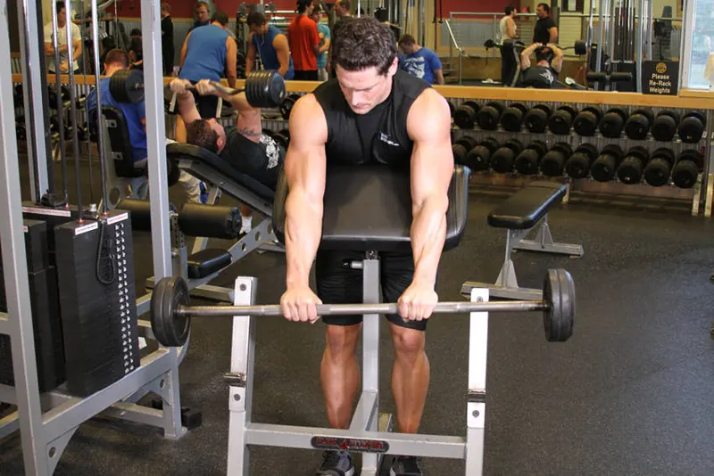Reverse Barbell Preacher Curls: starting position