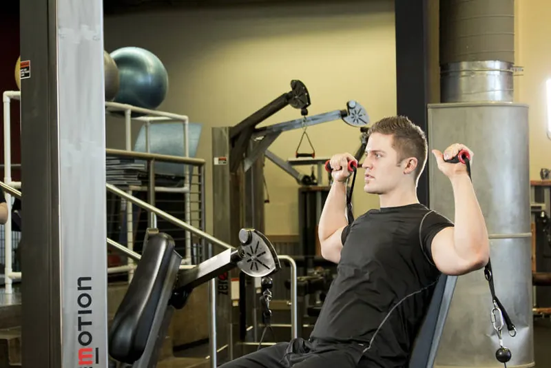 Seated Cable Shoulder Press: starting position