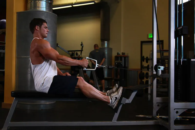 Seated One-arm Cable Pulley Rows: starting position