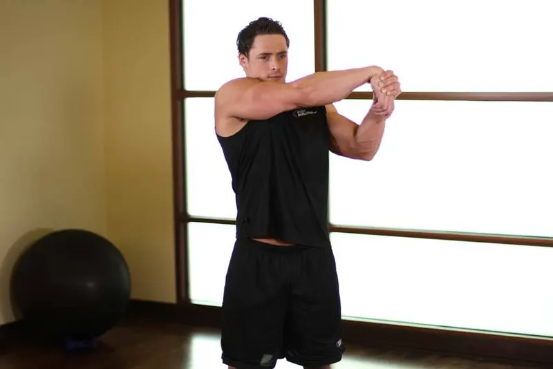 Side Wrist Pull: end position