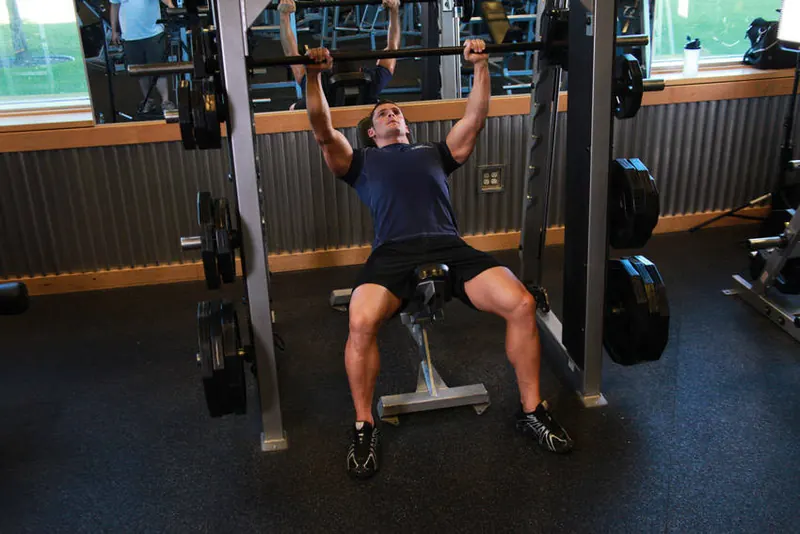 Smith Incline Shoulder Raise: starting position