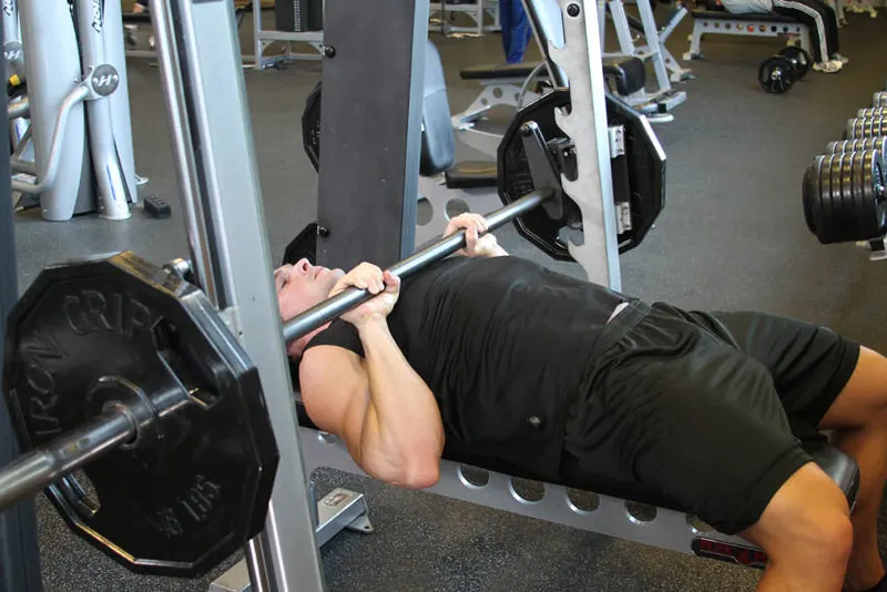 Smith Machine Close-Grip Bench Press: starting position