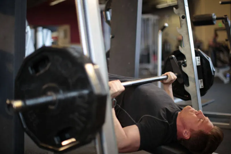 Smith Machine Decline Press: starting position