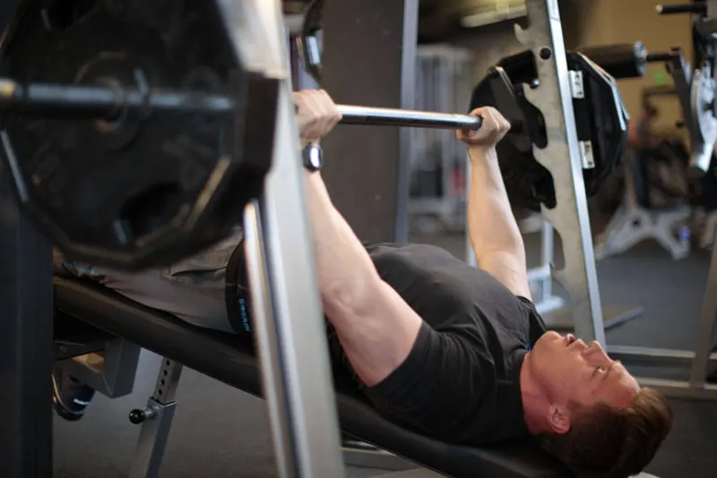 Smith Machine Decline Press: end position