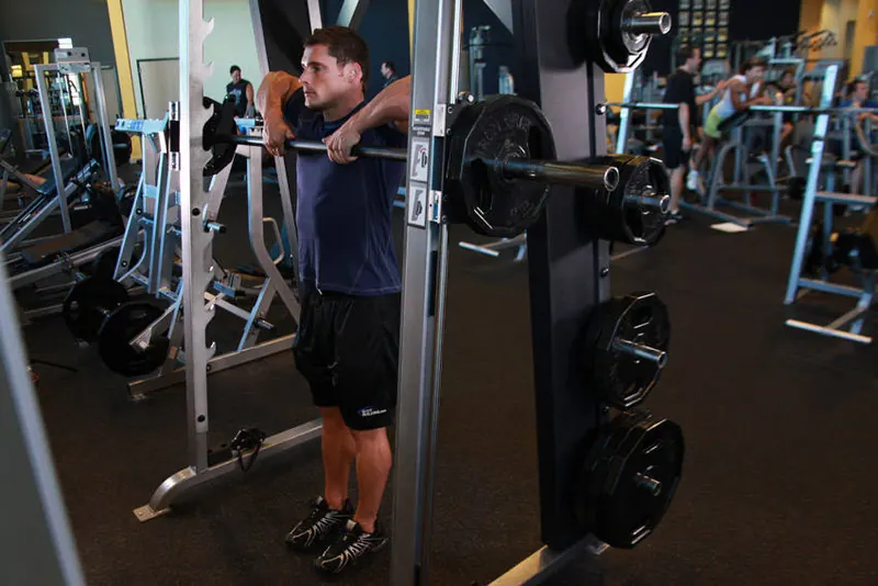 Smith Machine Upright Row: end position