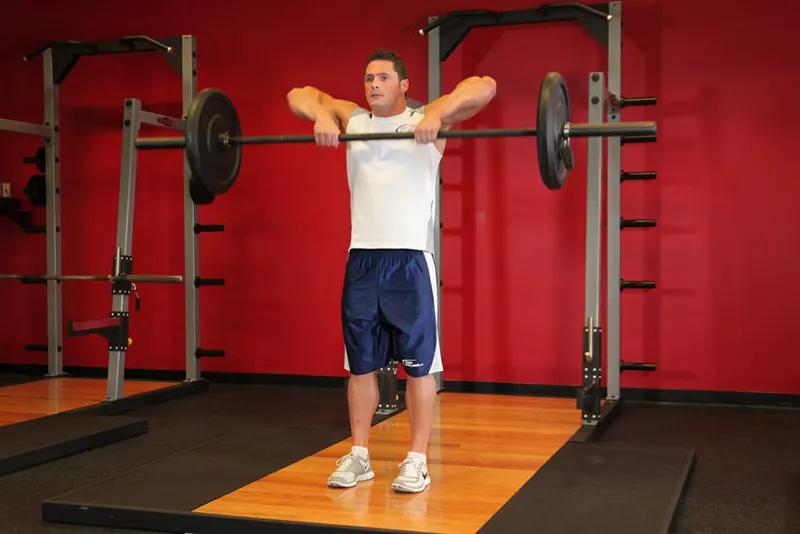 Upright Barbell Row: starting position
