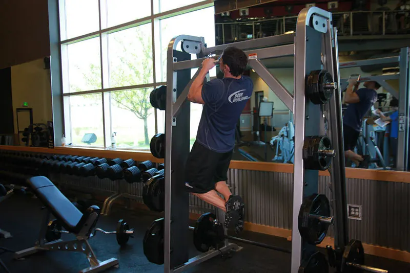 V-Bar Pullup: starting position