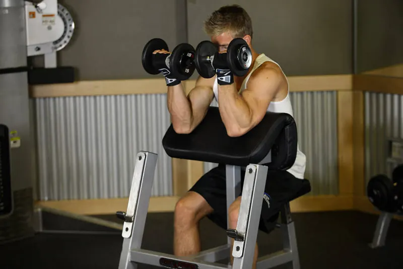 Zottman Preacher Curl: end position