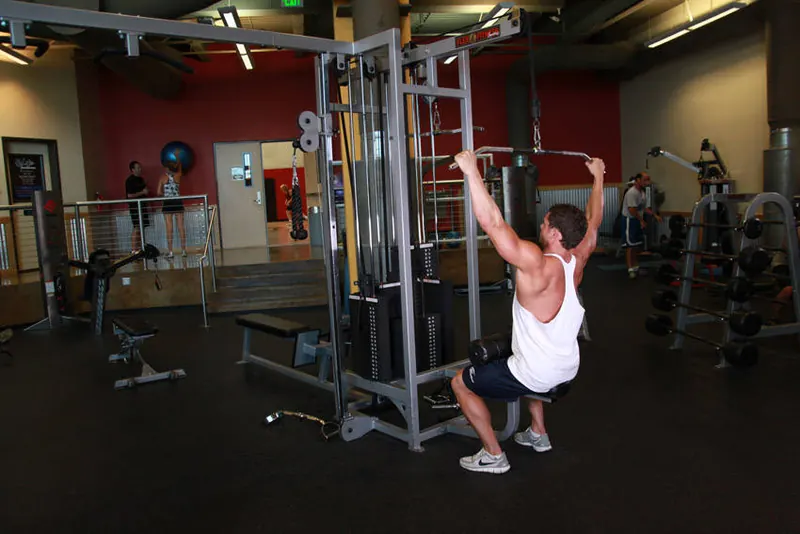 Lat Pulldown: starting position
