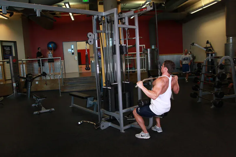 Lat Pulldown: end position