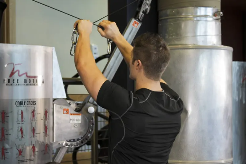 Rear Delt Fly: starting position